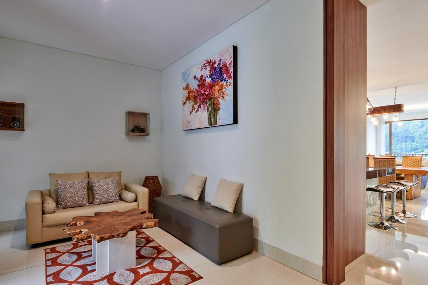 Narwastu Hill View Villa 6 Bedrooms With A Private Swimming Pool Bandung Exterior photo